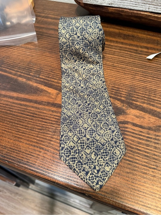 Brooks Brothers Other - Brooks Brothers Makers Silk Tie Navy cream/ Gold Geometric USA Classic Preppy